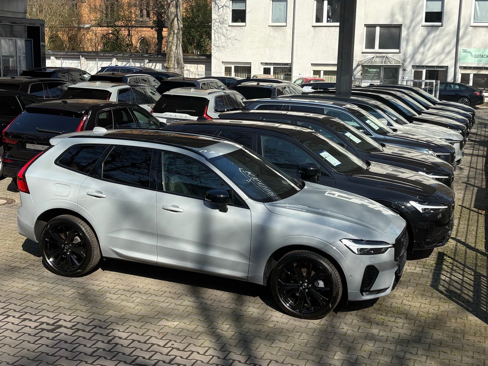 Fahrzeugauswahl im Autohaus Autocenter Kaddoura